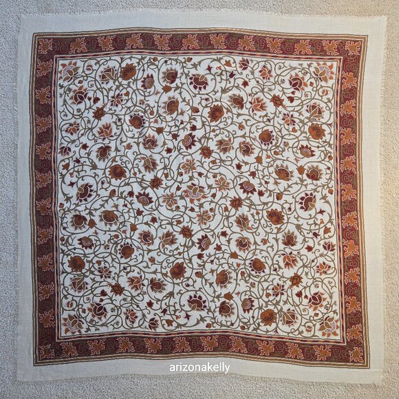 Metropolitan Museum of Art Accessories - NWOT Metropolitan Museum of Art Wool & Silk Square Scarf Autumn Fall Colors NYC